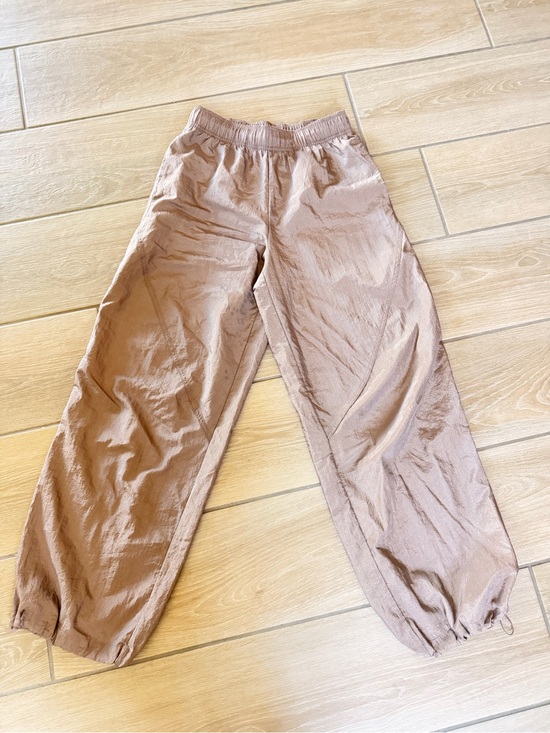 Athleta Pants - Women’s Athleta jogger style track pants Elastic Waist - Brown